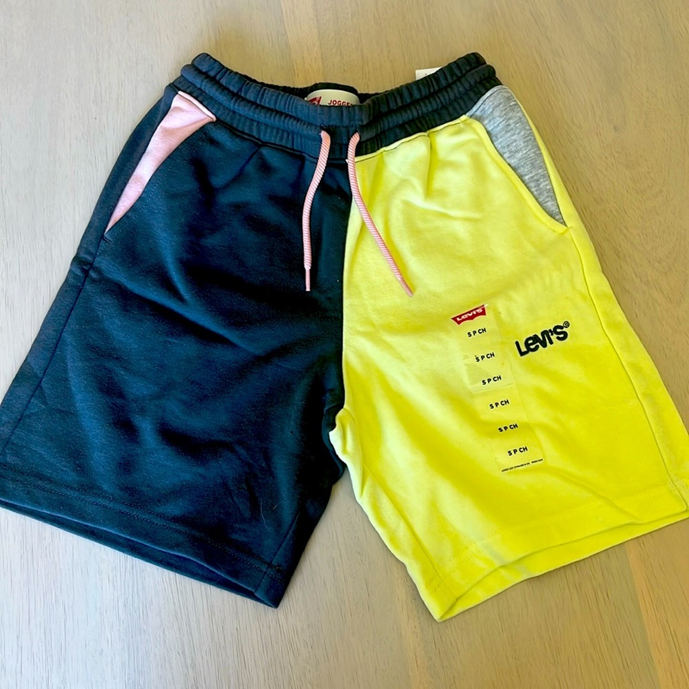 Levi’s Colorblock Jogger Shorts